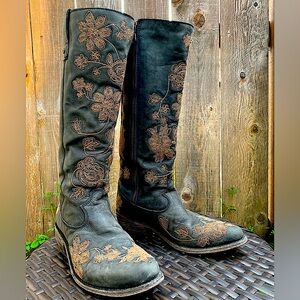 Women's Liberty riding boots, made for Sundance.